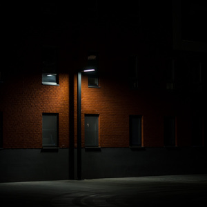 同学的妈妈张姨30出头小说
